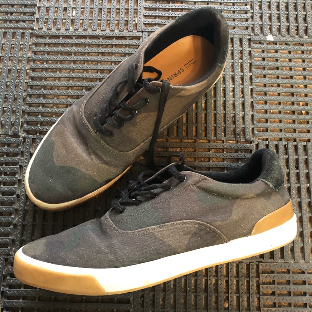 Men’s shoe - Picture 2 of 2